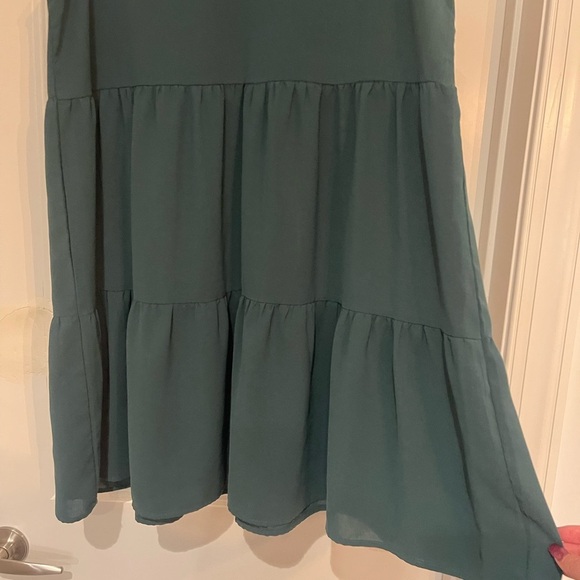 ⭐️SHEIN Emerald Sleeveless tiered Dress - Picture 2 of 5
